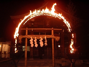 真清田神社　火の輪くぐり