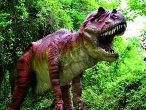 大高緑地の森を歩いて恐竜体験！ディノアドベンチャー名古屋